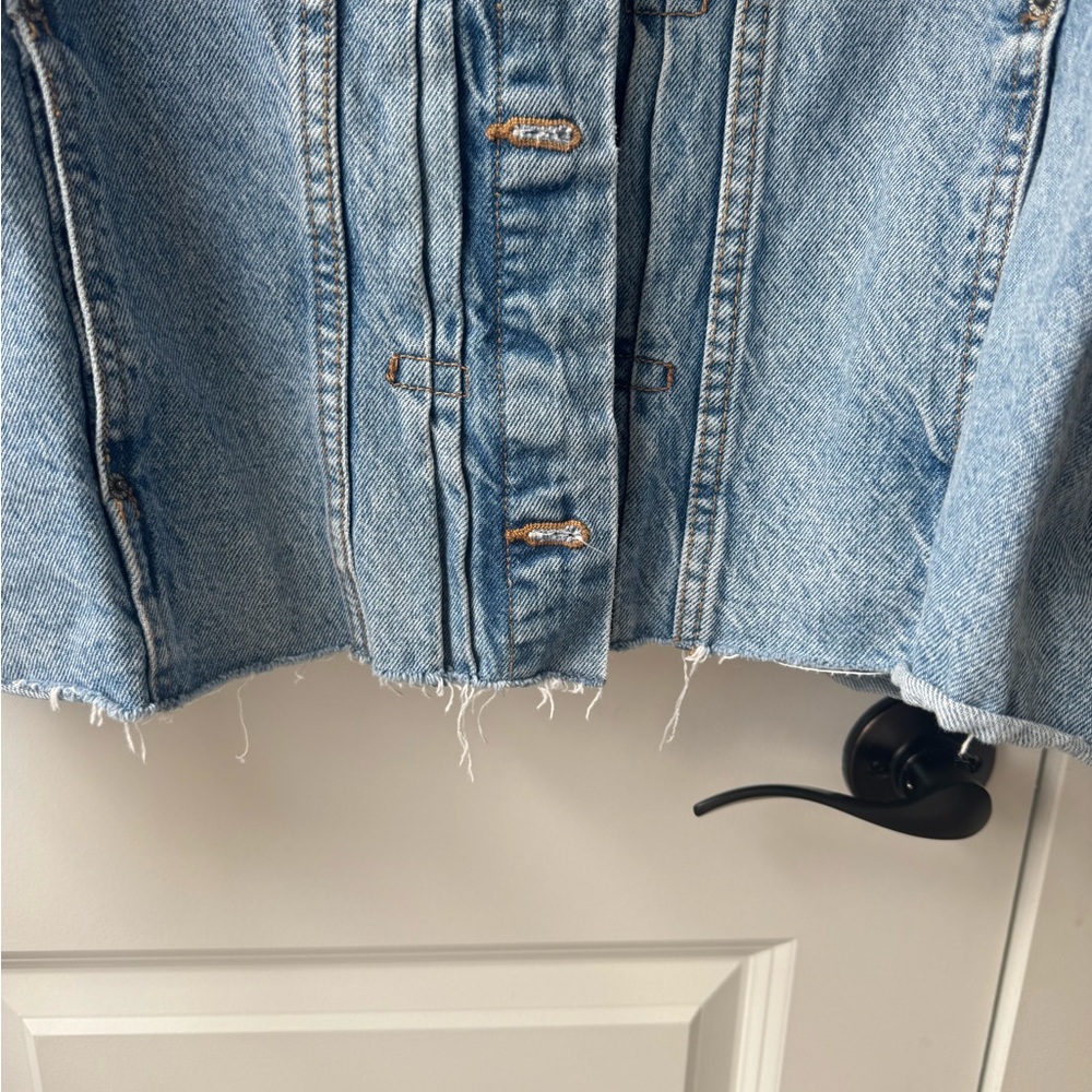 Old Navy Light Blue Denim Jacket - Picture 4 of 5
